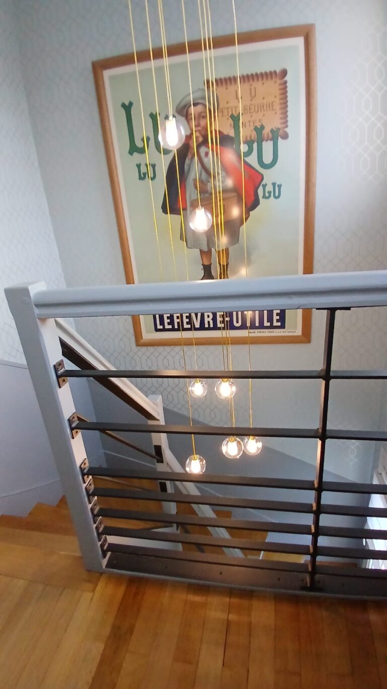 2F19B865-599D-439E-9056-FE543F40122D